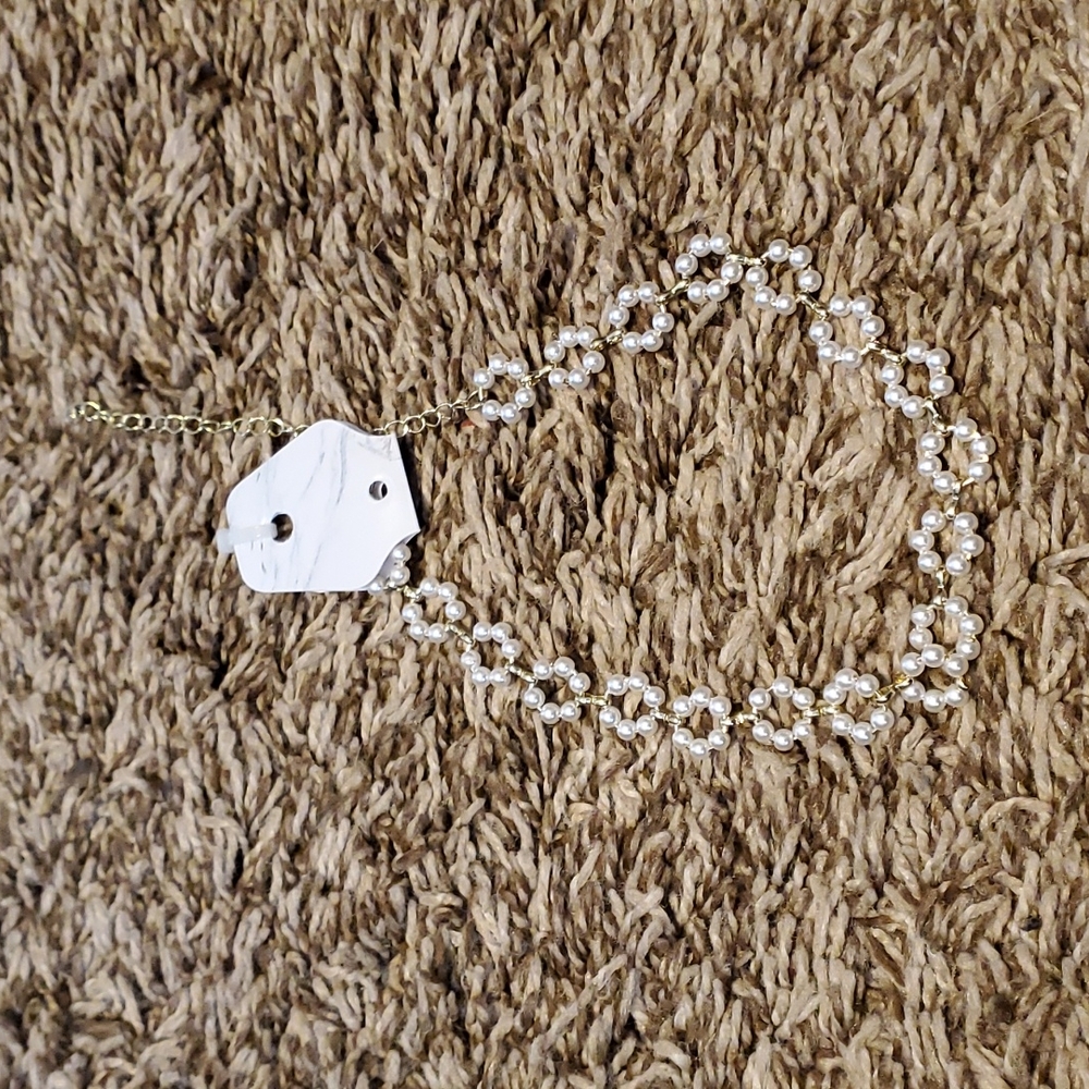 Faux pearl choker